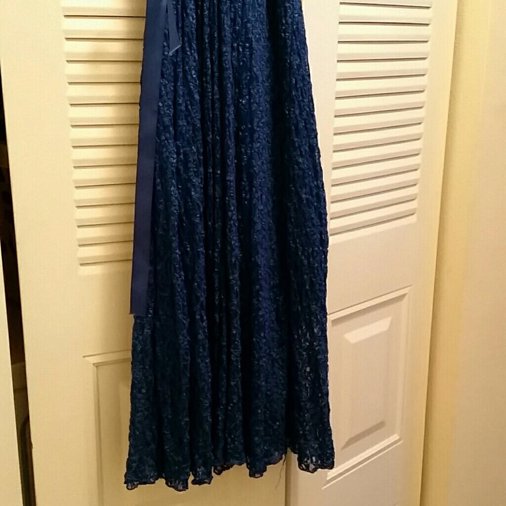 Dress - Picture 3 of 4
